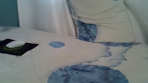 lunalove22_ online show from December 17, 4:31 am