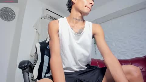 Snapshot of lunay_bigcock420 chatting on October 13, 2:28 am lunay_bigcock420 online show from October 13, 2:28 am