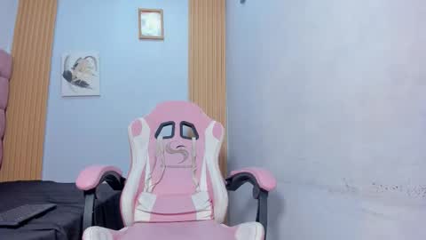 lunay_bigcock420 online show from December 1, 2:14 am