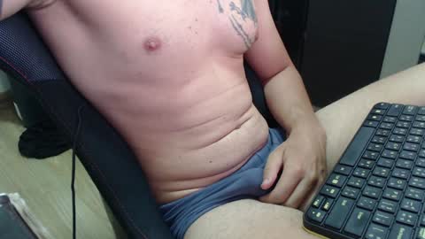 Snapshot of lushboy90 chatting on January 21, 9:06 am lushboy90 online show from January 21, 9:06 am