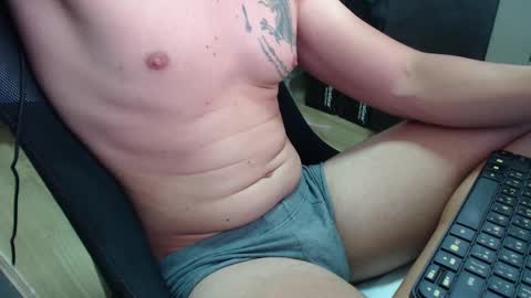 Snapshot of lushboy90 chatting on February 20, 7:45 am lushboy90 online show from February 20, 7:45 am