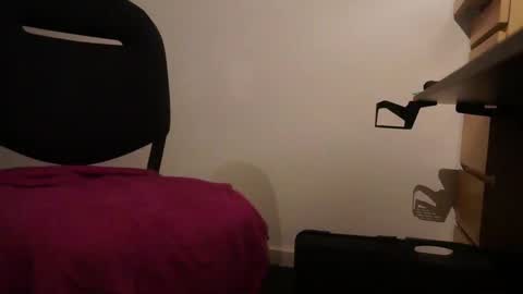 Snapshot of lust62 chatting on October 10, 4:17 am lust62 online show from October 10, 4:17 am