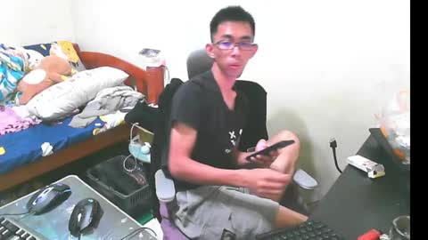 Snapshot of lvoe810930 chatting on March 1, 10:34 am lvoe810930 online show from March 1, 10:34 am