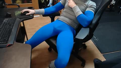 lycraboy123 online show from March 18, 5:27 pm