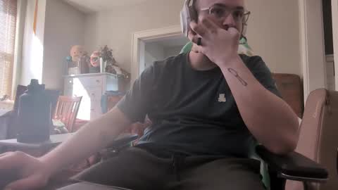 J online show from March 22, 8:03 pm