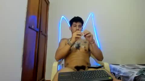 itgram pezlo josue online show from December 13, 7:53 pm