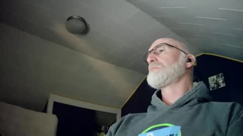 mac8181 online show from December 25, 11:22 am