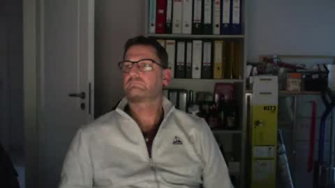 macfly67 online show from February 1, 4:27 pm