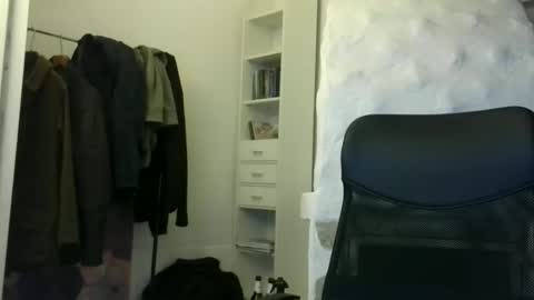 madio1187940 online show from October 15, 12:07 am