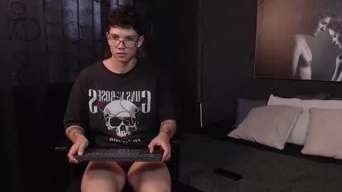 Damian Rivers online show from December 4, 9:55 pm