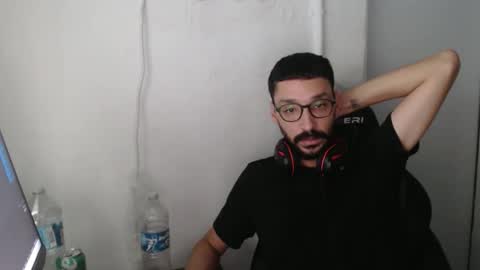 Snapshot of magicjawn chatting on October 29, 8:12 pm magicjawn online show from October 29, 8:12 pm