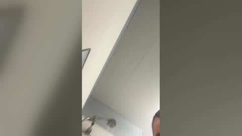 magicstick8049 online show from April 2, 11:56 pm