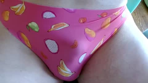 makemeplease89 online show from April 28, 5:17 pm