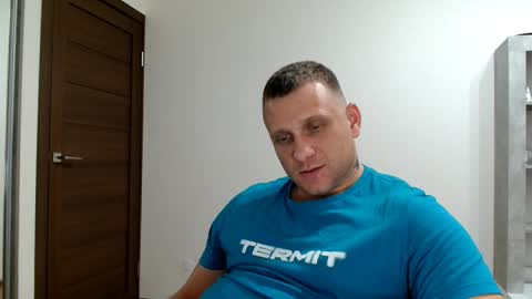 Snapshot of malchyshka chatting on October 21, 9:39 pm malchyshka online show from October 21, 9:39 pm