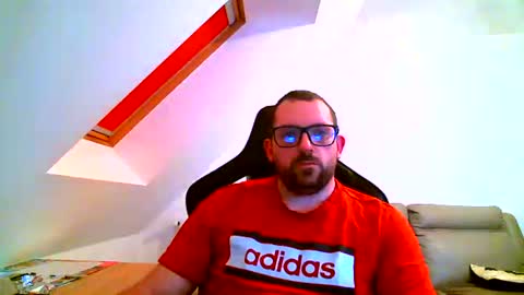 breton online show from November 16, 5:37 pm