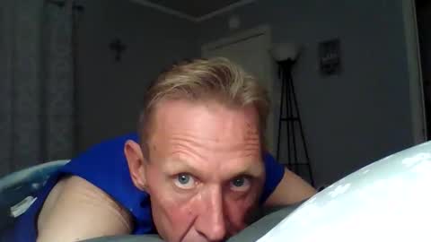 man4latinimennow online show from April 2, 5:38 am