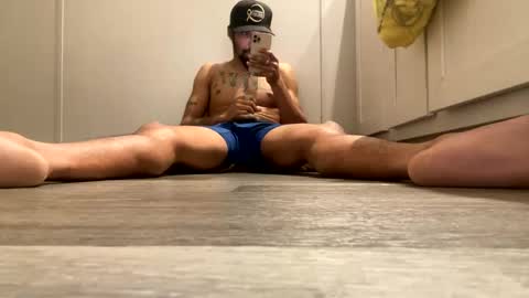 Snapshot of mani4sexy chatting on December 27, 5:05 pm Mani4sexy online show from December 27, 5:05 pm