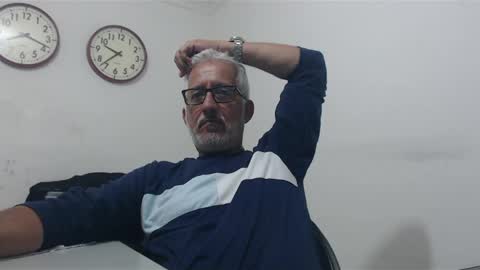 Manolito online show from February 23, 2:35 am