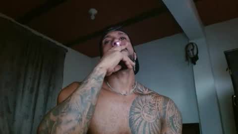 Manolo online show from November 8, 6:33 pm