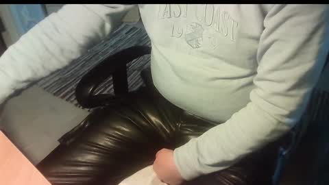 manswed online show from February 5, 7:59 am