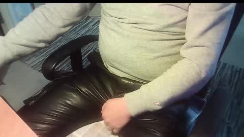 manswed online show from February 13, 8:20 am