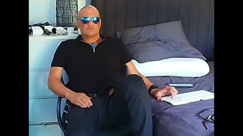 Snapshot of mantis011 chatting on December 6, 8:59 am ausie baby online show from December 6, 8:59 am