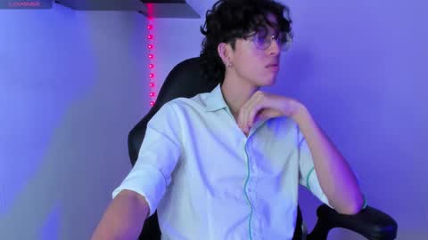 Manuel online show from February 22, 7:21 pm