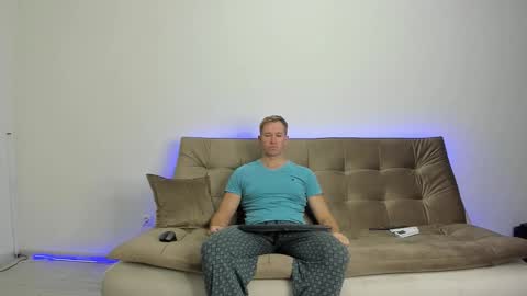 Snapshot of marc105100 chatting on October 19, 5:56 am alex marvelxx online show from October 19, 5:56 am
