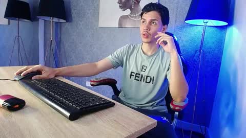 Snapshot of marcus_hanks chatting on February 23, 4:55 am Marcus Hanks online show from February 23, 4:55 am