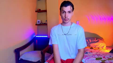 Snapshot of marcus_hanks chatting on September 26, 5:49 am Marcus Hanks online show from September 26, 5:49 am