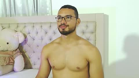 Snapshot of marcusblade__ chatting on September 24, 6:46 am MARCUS online show from September 24, 6:46 am