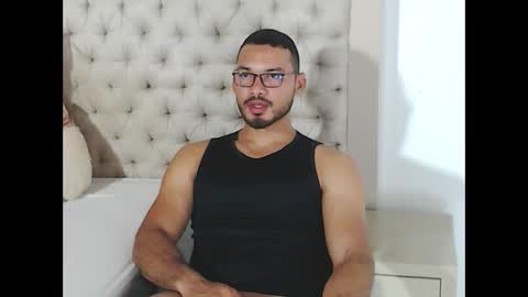 Snapshot of marcusblade__ chatting on September 18, 4:58 am MARCUS online show from September 18, 4:58 am