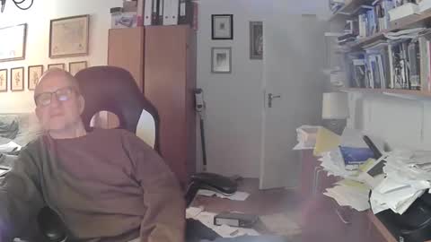 Snapshot of marginalie chatting on February 3, 10:21 pm marginalie online show from February 3, 10:21 pm