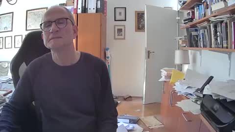 Snapshot of marginalie chatting on January 21, 10:12 am marginalie online show from January 21, 10:12 am