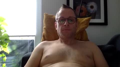 Snapshot of mark32571 chatting on October 21, 9:56 am Little Mark online show from October 21, 9:56 am
