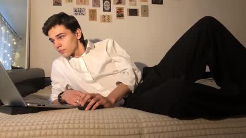 Mark online show from October 21, 9:45 am