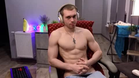 Mark online show from February 14, 4:52 pm