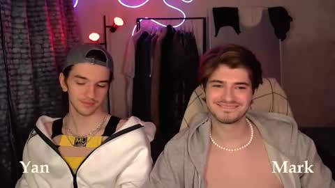 Mark online show from November 8, 3:48 pm