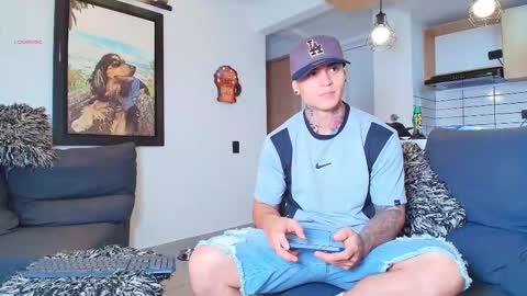 Sebastian online show from October 20, 8:24 pm