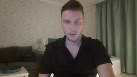 Snapshot of markster9696 chatting on October 17, 8:24 pm markster9696 online show from October 17, 8:24 pm