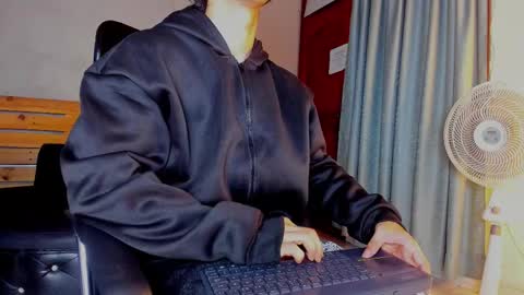 Snapshot of markuss___ chatting on October 20, 2:37 am markuss___ online show from October 20, 2:37 am