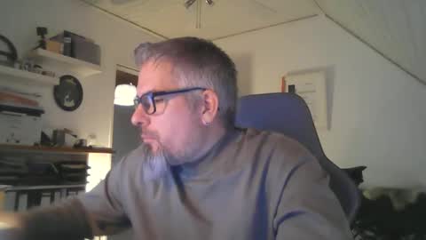 marriedcock1980 online show from December 20, 7:12 am