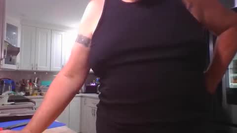 marriedguyold online show from April 22, 3:17 pm