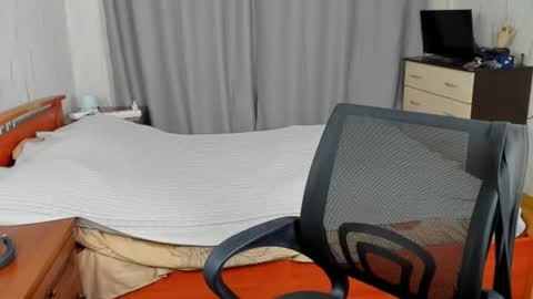 martintw_17 online show from November 26, 4:37 am