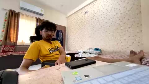 maskboyz2003 online show from October 3, 3:44 am