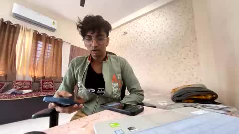 maskboyz2003 online show from November 14, 4:26 am