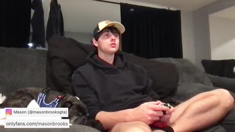 Mason Brooks    online show from December 4, 9:13 pm