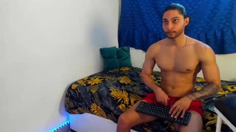 Snapshot of massatgeserotics chatting on January 9, 12:35 am I Am Odin  online show from January 9, 12:35 am