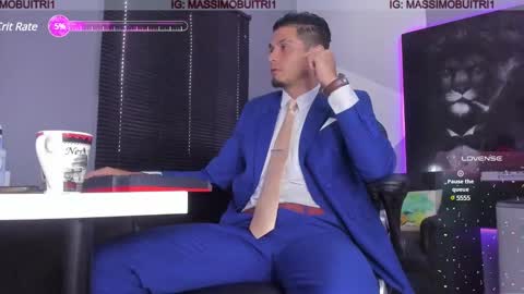 I am Massimo online show from December 17, 2:22 pm