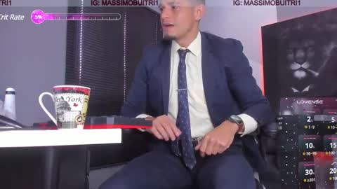 I am Massimo online show from December 12, 2:11 pm